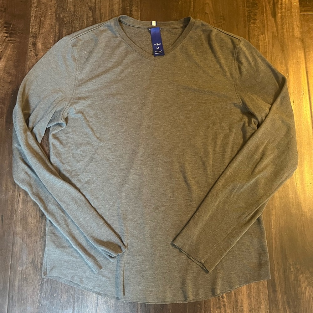 Kit and Ace Men’s Light Sweater Medium